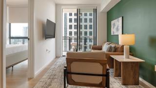 Landing Stunning 1BD Gym - 8