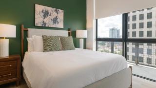 Landing Stunning 1BD Gym - 3