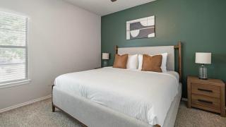 Landing Chic 2BD Courtyard Gym - 1