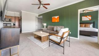 Landing Stylish 2BD Clubhouse - 9