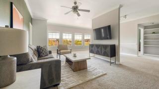 Landing Stylish 2BD Clubhouse - 7
