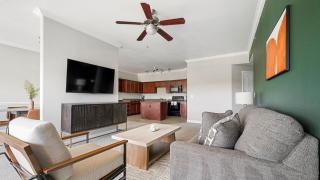 Landing Stylish 2BD Clubhouse - 5