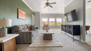 Landing Stylish 2BD Clubhouse - 6