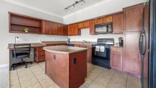 Landing Stylish 2BD Clubhouse - 4