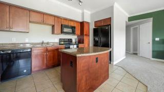 Landing Stylish 2BD Clubhouse - 2