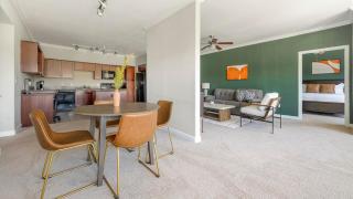Landing Stylish 2BD Clubhouse - 1