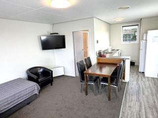 Charlton Motel - 1