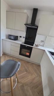 Wakefield- 6 bed- Bay parkingx2 - 9