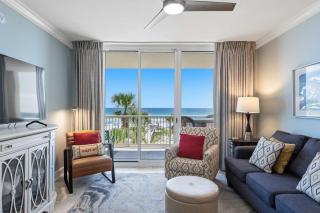 Beautiful coastal retreat with water view beach access & shared pool hot tub - 7