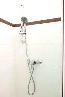 Central Stylish Apartment with Free Parking - 8