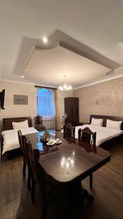 Christy Hotel - Goris - 2