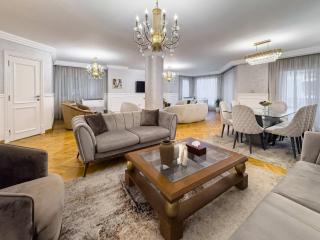 Luxury 4BDR Flat by Homely in Gezirat ElArab - Kairo - 6