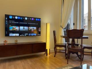 Elegant Downtown Cairo apt with Balcony and Views - 8