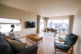 Light Calm and Modern Corner Apartment - 1