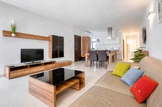 Sliema 3BR Family Apartment near Balluta Bay - Balconies, Cot & High Chair - 0