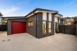 Modern Villa close to shops-10mins to City - 8