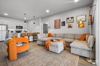 Amp'd Up Music-Themed 2BR Near AMP & Bentonville - Rogers - 0