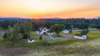 The Willow House - Luxury Views near Glacier - 0