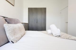 The City Escape - contractor & Holiday, Parking - 6