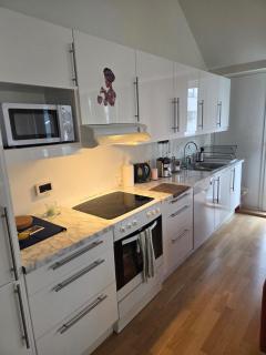 Charming cozy one bedroom apartment right in the center - 8