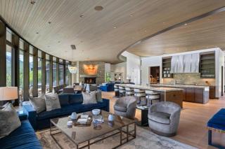 House Large Spacious with Pool - 8
