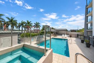 Elevated CBD Escape | Level 6 Views & Resort Facilities - 8