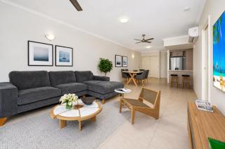 Elevated CBD Escape | Level 6 Views & Resort Facilities - 2