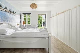 Nomad Beach Hotel - 7