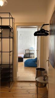 Simple Room Berlin Mitte Artist, LGBTQ and Work & Travel friendly - 5