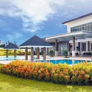 Luxury Sky Retreat with Taal Lake & Volcano View in Tagaytay - 9