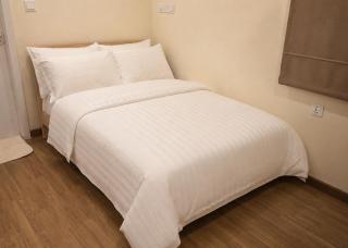 Designer Apartment Near Airport and Beach - 9