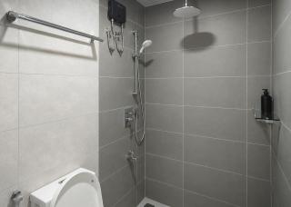 Designer Apartment Near Airport and Beach - 1