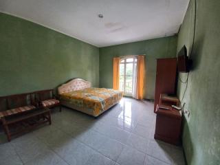 Rehat at Linggarjati - Kuningan - 5