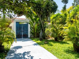 Homey 3Br Villa Private Pool & Walk to Beach - 4