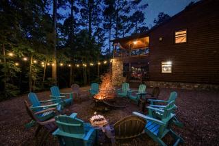 Creekside Luxury Retreat-Serene Views & Family Fun - 2