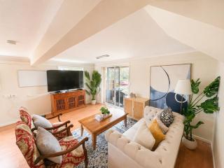 3 BR Unit with exclusive pool parking walk to mall - 4