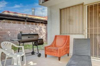 New Poolside Paradise in Vegas with BBQ and Games - 1
