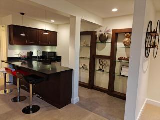 Private 1000 sq ft King Suite 4 min to east beach sleeps 4 - 3