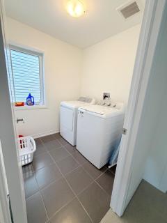 Spacious 3-Bedroom Home Near Niagara Falls in Thorold Area - 7