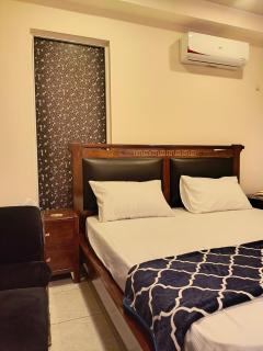 Furnished 3BR with Maid Room Apartment in E-11 - 4