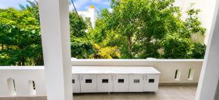 White House Station - Double Bed 203 - 4