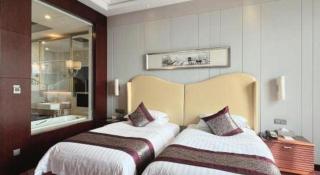 Bairun Zhenjiang International Hotel - 2