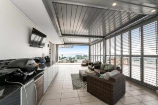 Absolute Waterfront Luxe Sub-Penthouse - 7