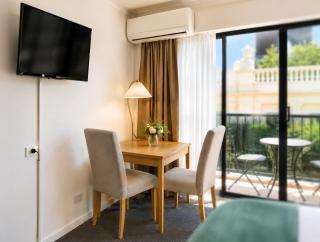 Riverside Executive Studio Apartment - 7