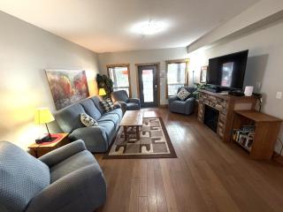 Lakefront Townhouse Family Complex, Popular Wine Country and the Best Golfing - 9