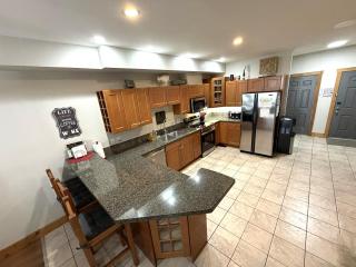 Lakefront Townhouse Family Complex, Popular Wine Country and the Best Golfing - 3