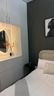 UrbanLink cozy stay - 4
