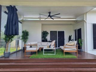 Idalia Oasis 4BR Family Retreat with Garden Bliss - 2