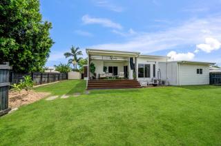 Idalia Oasis 4BR Family Retreat with Garden Bliss - 9