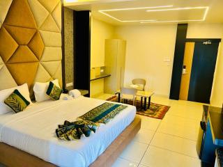 The Hotel Emerald - 5